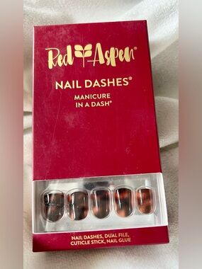 Red Aspen Nail Dashes - Tortoise Shell Press-On Nails